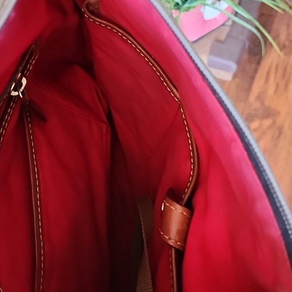 Dooney & Bourke Black Bag with Brown Logo - Picture 6 of 9